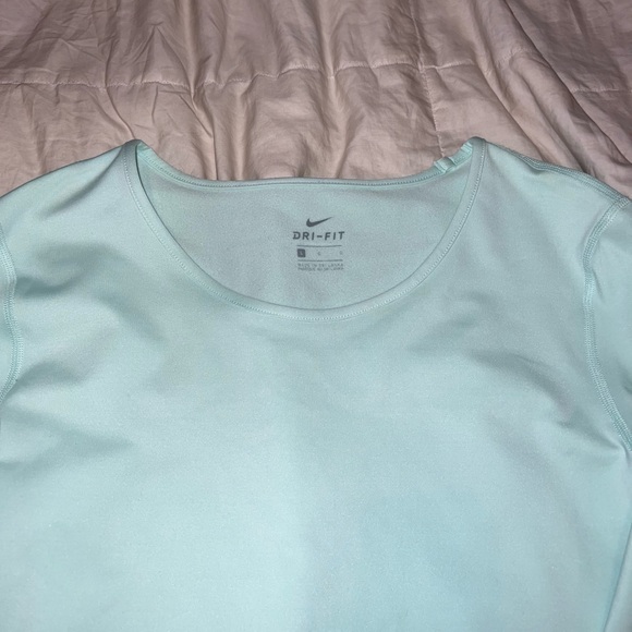 Nike long sleeve - Picture 2 of 3